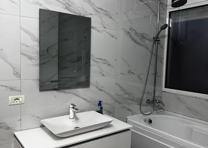 דירה Mira's שקודר